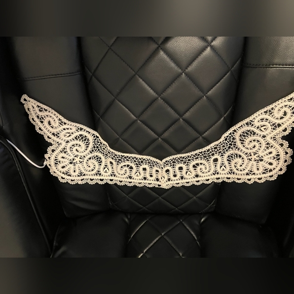 Lace faux collar - Picture 2 of 4